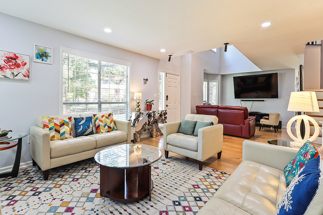Formal living and family room - 3BR thome-Heath Ct-Princeton