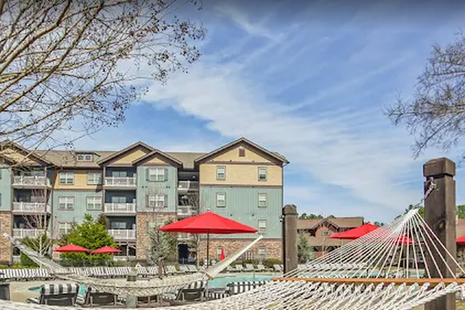 Apartment complex - West 22 Bedroom + Private bath in 4 bedroom apartment - 5 min drive to KSU Kennesaw and regular s