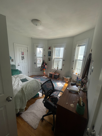 bedroom door angle - Apartments near JFK