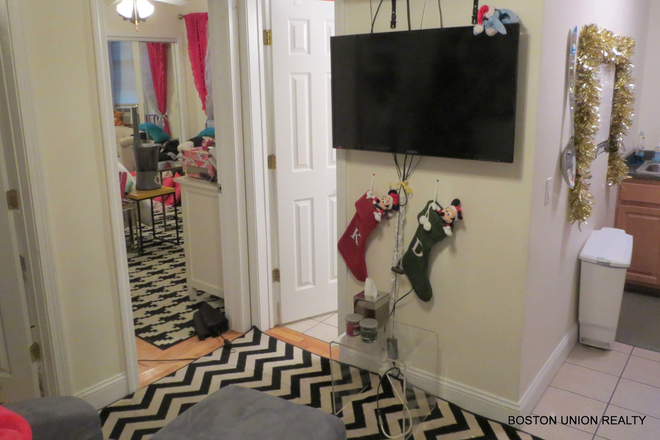 Entryway - Great Location for Berklee Students Apartments