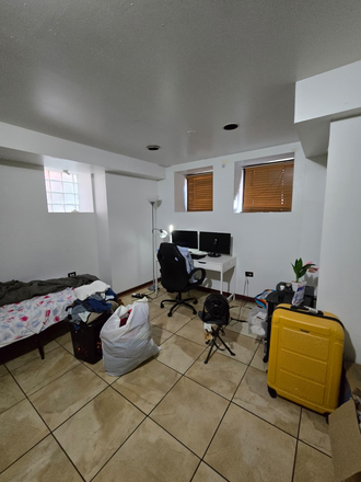 Room for you - Single room available with attached bathroom in a 3 bed, 2 bath apartment near to UIC
