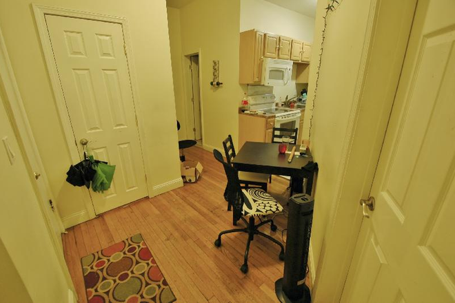 1 Bed Split at 24 Haviland St. - NO BROKER'S FEE! Avail 9/1 - Spacious, Renovated, Gorgeous 1 BR split on Haviland Apartments