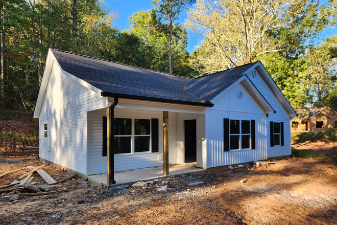 Front of house under construction - Brand New Construction 3/2 Split Plan in Dahlonega, Lumpkin Co House