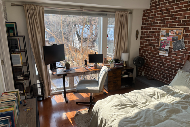 Bedroom and working space - Spring/Summer:Furnished 1BR apt-Moore St-Princeton