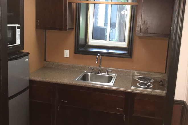 Basement room - Townhouse close to Marietta campus