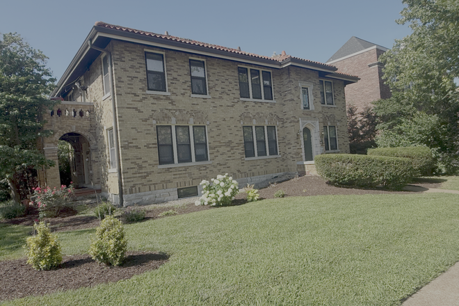 7500 Parkdale in the Moorlands - Clayton Duplex / Top-Floor / New Kitchen, Private Entrance, Parking / Moorlands