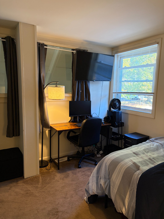 Desk+Chair+TV - SUMMER 2026 ONE SUBLET AVAILABLE, 5 seconds from bus stop, Close to UMass Apartments