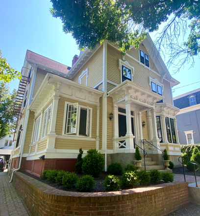 Exterior - Walk to Campus! Turn Key One-Bedroom Apartment