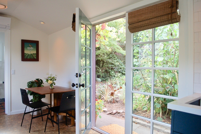 Work/Dining Area - Garden Cottage