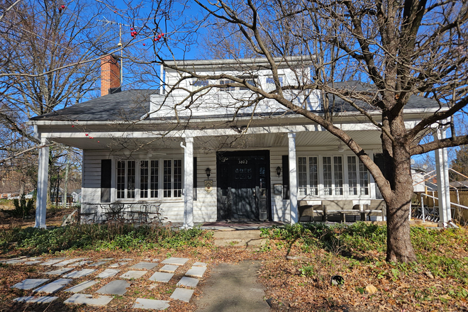 Spacious Front Porch - Fully Furnished Bedroom on a Monthly Renewable Lease