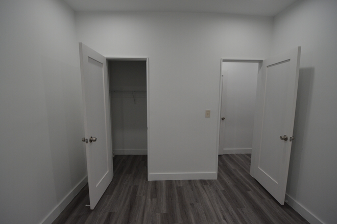 1 Bed Split - 105 Peterborough St. - NO Broker's Fee!! - Avail 9/1 - AWESOME, SUNNY 1 BED SPLIT (2BED) on 105 Peterborough St. Apartments