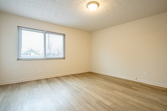 Living Space - 2360 Ohio Apartments