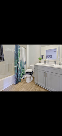 Private Bathroom - University Walk Apartments