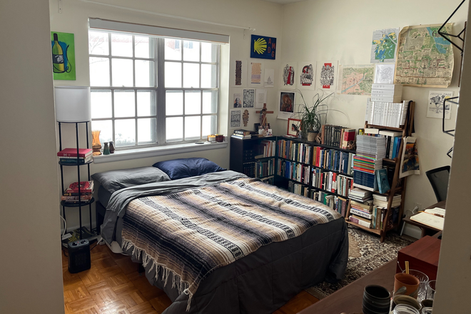 Bedroom - Room in 3-bedroom Apartment for Summer Sublet