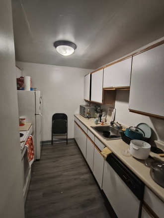 Kitchen - Lease Transfer at The Boulders Room Apartments
