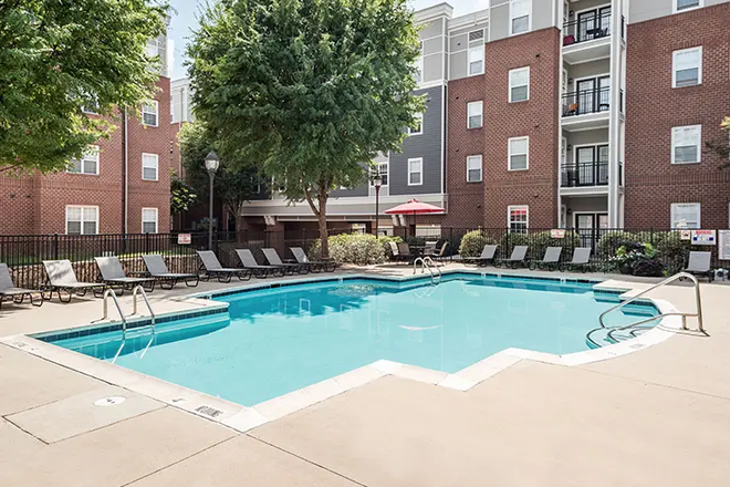 Pool - College Inn private apt in 3x2 - steps away from campus!