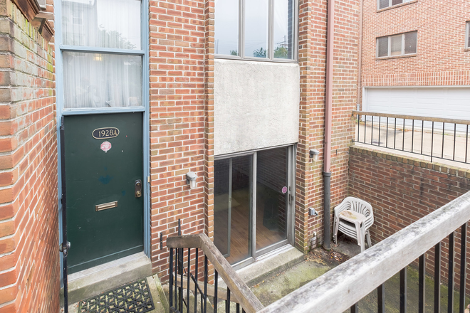 Exterior - 3 bedroom bi-level with parking available now! Apartments