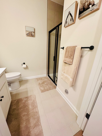2nd Bathroom - Furnished 2BR thome-Parker Blvd-Princeton Junction