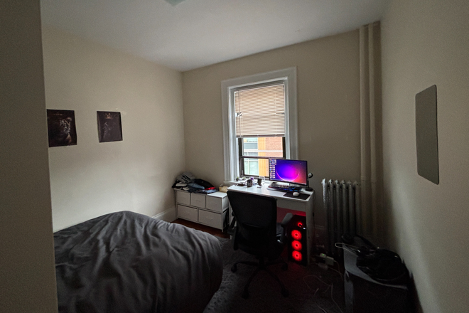 Room - Huge Brookline 3 bed 2 bathroom apartment