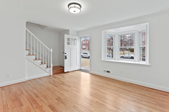 1st Floor - 3 BR Townhouse with Finished Basement/Updated Kitchen & Bathrooms