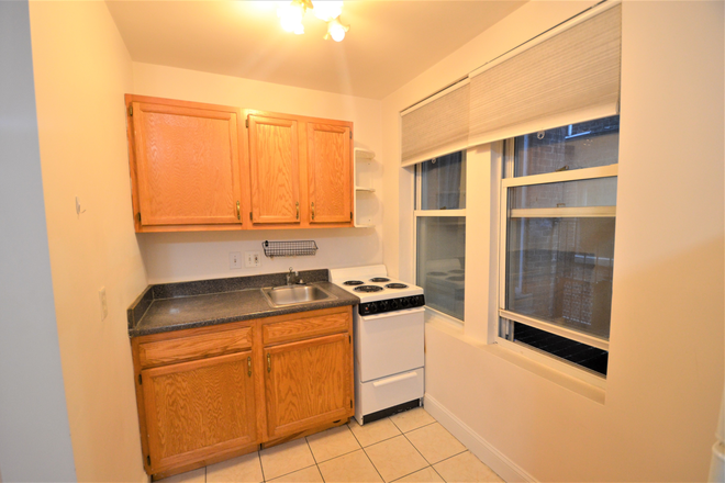 . - 1 Bed 1BA on Symphony Rd Avail 9/1 Apartments