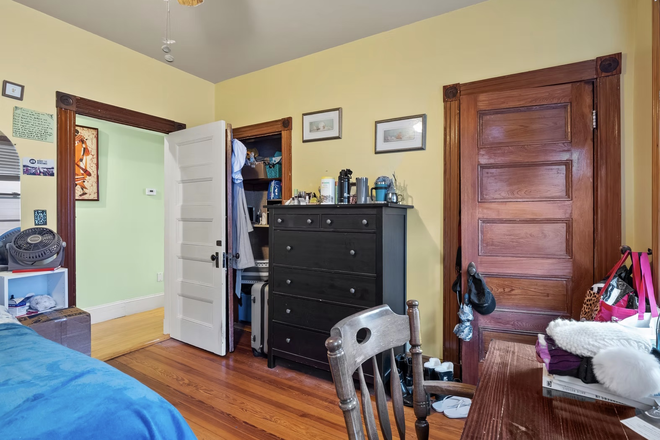 Bedroom - Lease takeover (no security deposit) fully furnished Townhome