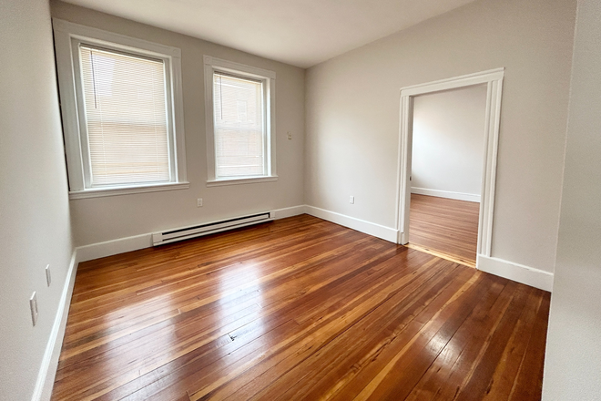 Call NOW for showings! 617-236-8550 - GOVE ST - TRUE 2BR W/ LIVING RM IN JEFFRIES PNT FOR *9/1/2026* NEAR MAVERICK MBTA W/ LNDRY IN BLDNG Apartments