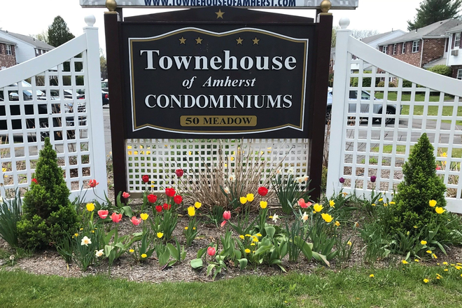 Entrance - 1 Bedroom available at TOWNEHOUSE OF AMHERST