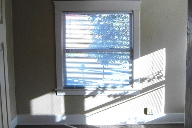 Bedroom - Close to Campus Studio Duplex