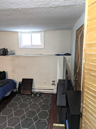 Visit hubrealtyproperties.com - Beautiful and spacious garden level studio, full kitchen Apartments