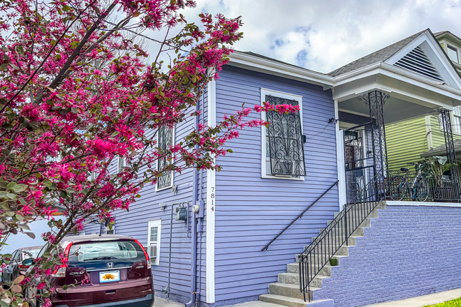 Front - 3br / 1 bath furnished apartment uptown near Tulane & Loyola. 7814 South Claiborne Ave.