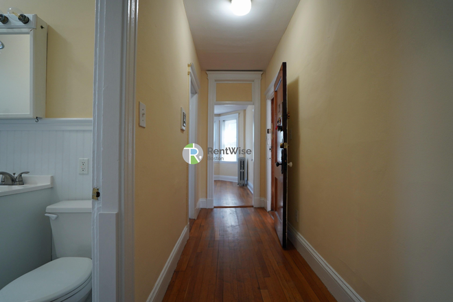 1 - MAY 2026-Sweet Brighton 1 bed, H/HW inc,. Easy MBTA! NO FEE TO YOU!