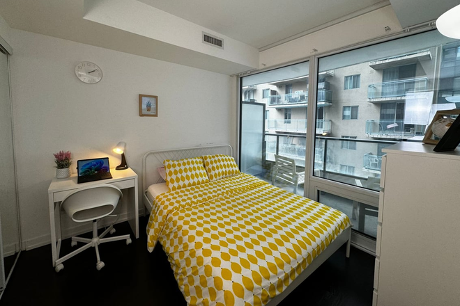 Bedroom - Fully Furnished Private Rooms | Near Toronto Metropolitan University & Yonge-College
