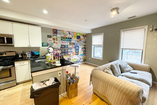 Kitchen - Luxury 4 Bedroom 2 Bathroom - Laundry in Unit, Walk to Northeastern! Apartments