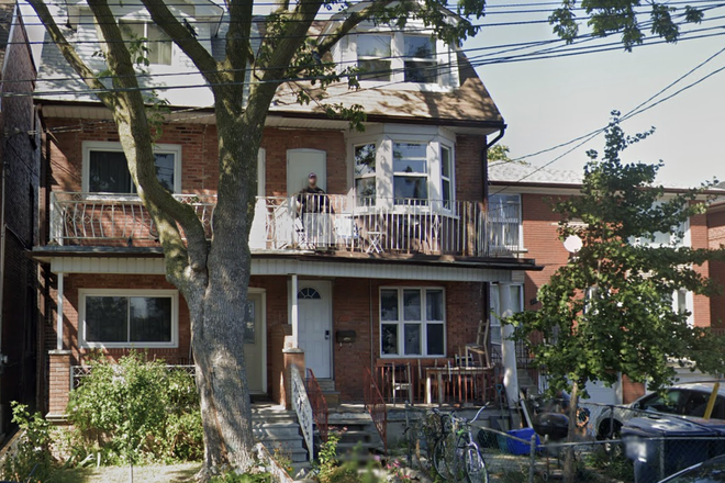 Outside Street View - Fall Semester Sublet: 1 Furnished Bedroom in Kensington Market