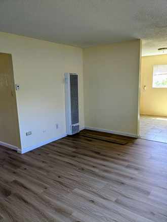 Living Room - Charming Affordable 2 Bedroom In Heart of Berkeley 1 Block to BART and Berkeley Bowl!