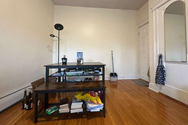 and the dining table. - Summer sublet & take over for next term Condo