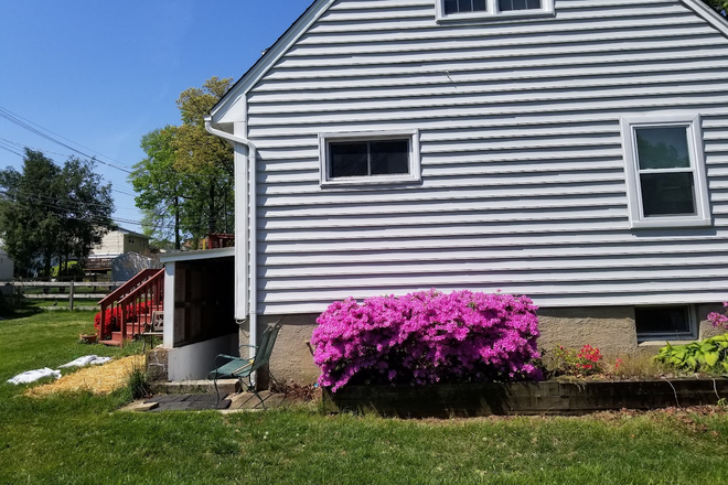 side of house entrance - Basement Apartment of Quiet Private residence