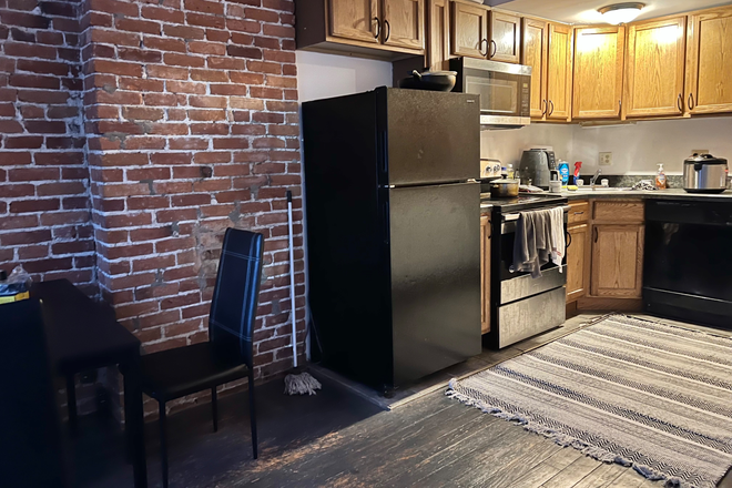 Kitchen - NEAR NORTHEASTERN UNIVERSITY*Furnished room Apartments