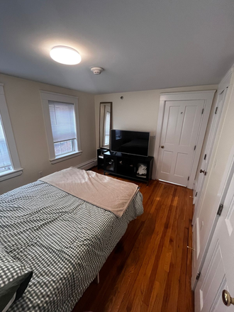Main Bedroom - 11 Shaler Lane Apartments