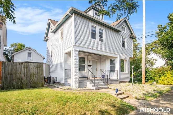 Front of home - 716 East Washington Street House