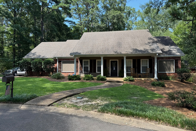 Outside Street View - Fully Renovated Home in Brandon 39047: 2100 sq/ft | 4 Bed | 2.5 Bath