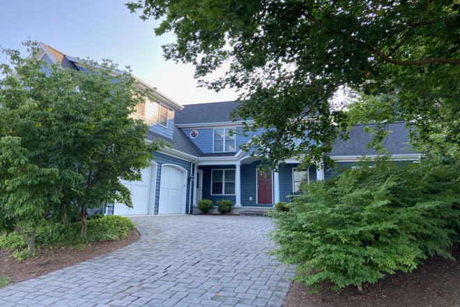 front of house - Furnished apartment share, 2BR, 1BA, private room, downtown Blacksburg