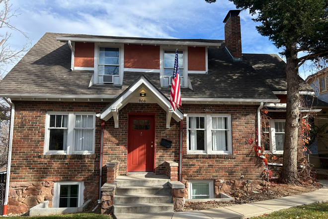 Frony view of house - 962 14th Street. 2 person unit seperate from 4 person unit. Apartments