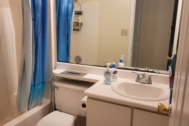 Washroom - 20 mins walk to Campus Apartments
