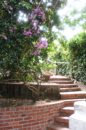 Exit through the garden - Tower house Inlaw - One bedroom