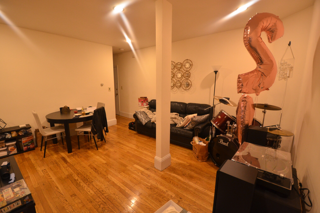 Living room - 2 Bed Available 9/1/26! *CONTACT NOAH 603-470-8181 Apartments