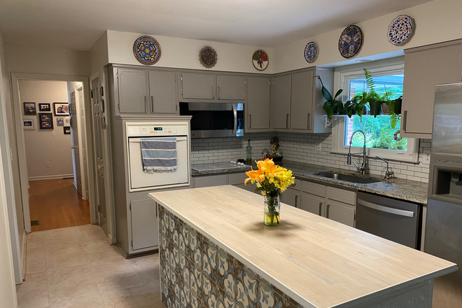 Kitchen - 15 Minutes to Campus, Large Bedroom Suite in Serene Shared Home