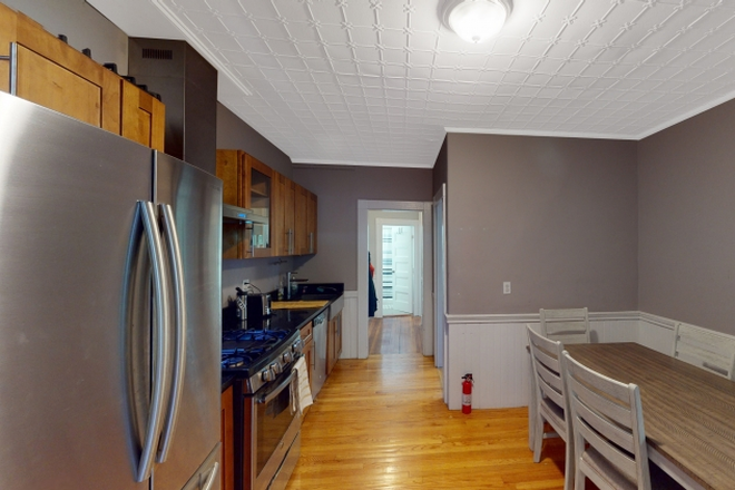 Kitchen - Renovated 3 Bedroom in Porter Square Apartments
