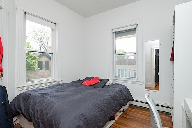 - - Easy Commute to Harvard University | Central Square Apartment on Prospect St